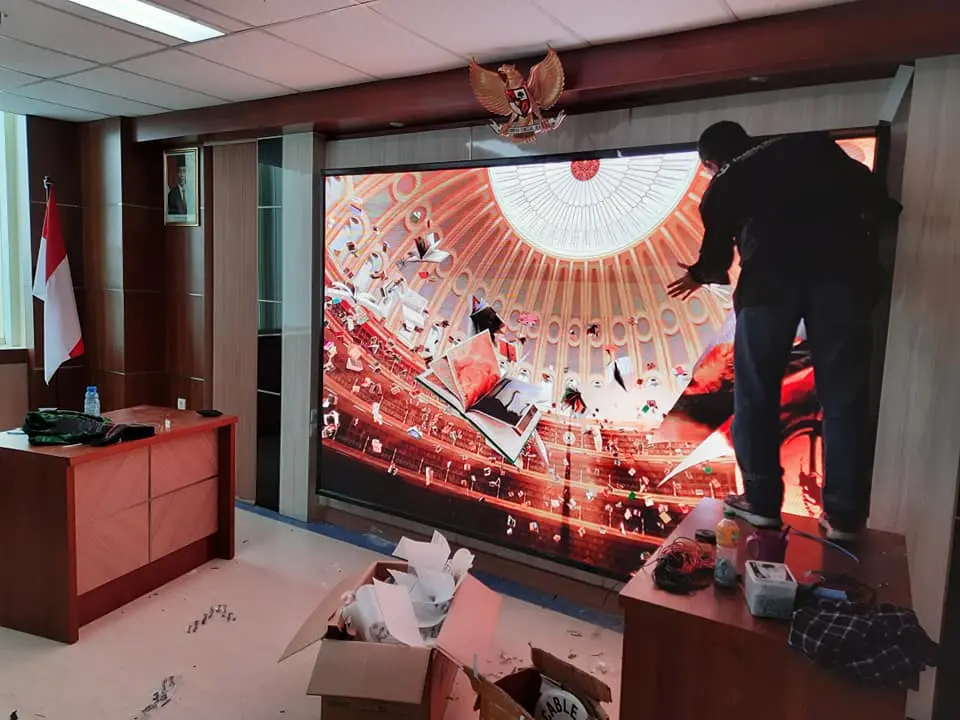 Videotron Indoor - UNS Surakarta